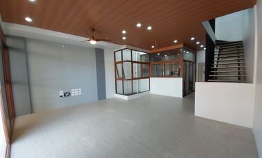 For Sale Modern Design Four (4) Storey Triplex House and Lot in Better Living Parañaque City