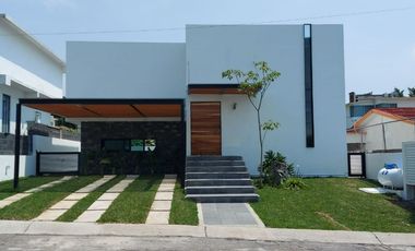 CASA NUEVA EN VENTA EN FRACCIONAMIENTO LOMAS DE COCOYOC, MORELOS