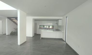 CASA NUEVA EN VENTA EN FRACCIONAMIENTO LOMAS DE COCOYOC, MORELOS