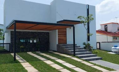 CASA NUEVA EN VENTA EN FRACCIONAMIENTO LOMAS DE COCOYOC, MORELOS