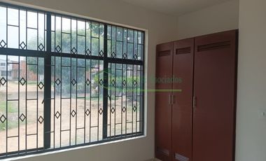 VENDEMOS HERMOSA CASA DE DOS PISOS EN RICAURTE