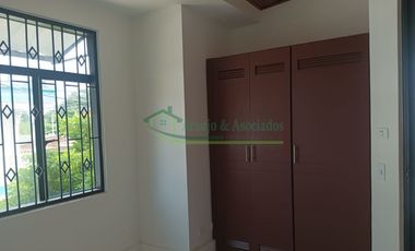 VENDEMOS HERMOSA CASA DE DOS PISOS EN RICAURTE