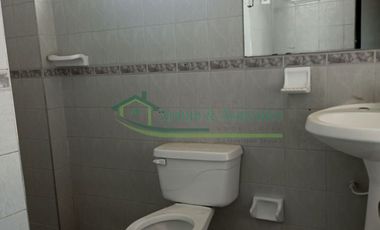 VENDEMOS HERMOSA CASA DE DOS PISOS EN RICAURTE
