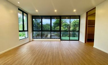 For Sale: 5 Bedrooms House and Lot with Electric Solar Panels in Ayala Alabang Village, Muntinlupa City