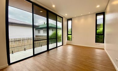 For Sale: 5 Bedrooms House and Lot with Electric Solar Panels in Ayala Alabang Village, Muntinlupa City