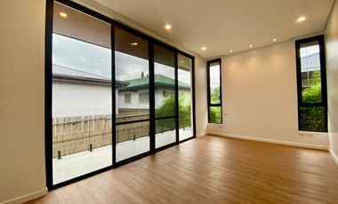 For Sale: 5 Bedrooms House and Lot with Electric Solar Panels in Ayala Alabang Village, Muntinlupa City