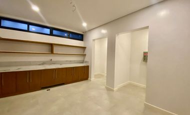For Sale: 5 Bedrooms House and Lot with Electric Solar Panels in Ayala Alabang Village, Muntinlupa City