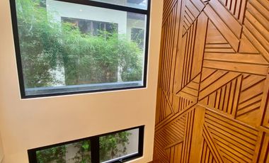 For Sale: 5 Bedrooms House and Lot with Electric Solar Panels in Ayala Alabang Village, Muntinlupa City