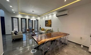 CASA EN VENTA EN MAZATLAN  CON TRIPLE ALTURA EN PRIVADA CON ALBERCA Y ACCESO CONTROLADO A SOLO PASOS DE LA PLAYA (SECTOR CERRITOS) DE TRES RECAMARAS