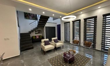 CASA EN VENTA EN MAZATLAN  CON TRIPLE ALTURA EN PRIVADA CON ALBERCA Y ACCESO CONTROLADO A SOLO PASOS DE LA PLAYA (SECTOR CERRITOS) DE TRES RECAMARAS