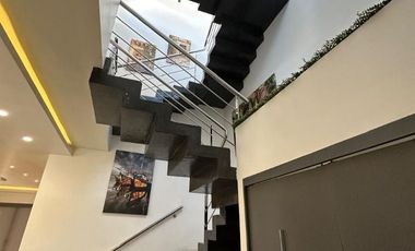 CASA EN VENTA EN MAZATLAN  CON TRIPLE ALTURA EN PRIVADA CON ALBERCA Y ACCESO CONTROLADO A SOLO PASOS DE LA PLAYA (SECTOR CERRITOS) DE TRES RECAMARAS