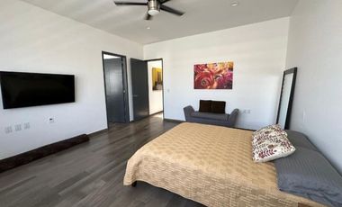 CASA EN VENTA EN MAZATLAN  CON TRIPLE ALTURA EN PRIVADA CON ALBERCA Y ACCESO CONTROLADO A SOLO PASOS DE LA PLAYA (SECTOR CERRITOS) DE TRES RECAMARAS
