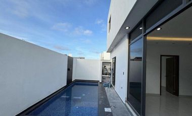 CASA EN VENTA EN MAZATLAN CON ALBERCA PROPIA EN PRIVADA CON GYM Y ALBERCA A SOLO PASOS DE LA PLAYA (SECTOR CERRITOA) 4 RECAMARAS