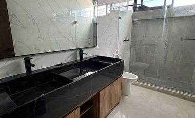 CASA EN VENTA EN MAZATLAN CON ALBERCA PROPIA EN PRIVADA CON GYM Y ALBERCA A SOLO PASOS DE LA PLAYA (SECTOR CERRITOA) 4 RECAMARAS