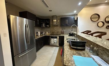 EN VENTA DEPARTAMENTO FRENTE AL MAR EN MAZATLAN DE TRES RECAMARAS (SECTOR CERRITOS) TORRE ESCONDIDO TOWER, CON ALBERCA, CANCHA DE PADEL, GYM, 193 M2