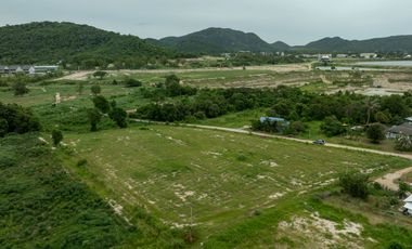 Land for sale Hua Hin Soi 70, Land Area 5 Rai (8000 sq.m), price 2.5 Million Baht per Rai