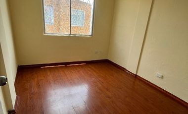 Casa de venta en Quito sector Marianas Parada 10