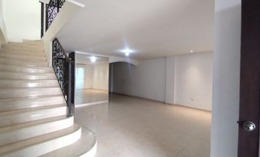 Casa en arriendo en Villa Santos.