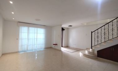 Casa en arriendo en Villa Santos.
