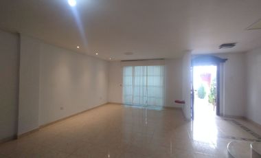 Casa en arriendo en Villa Santos.