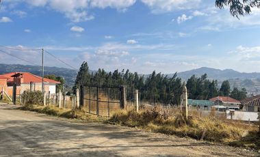 Venta de terreno con 570m2- Ubicado en Carapungo- Cuenca