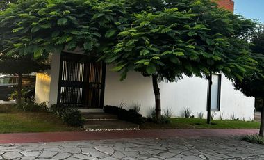 Bonita casa en venta en Zona Real , Soare