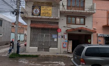 Casa con estacionamiento en Venta Ocampo Gto
