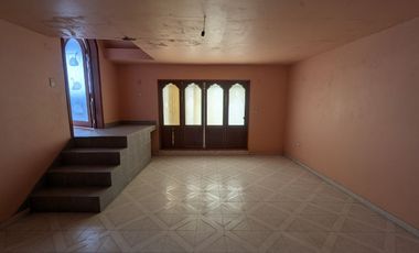 Casa con estacionamiento en Venta Ocampo Gto