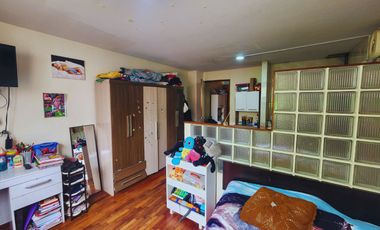 VENDO CASA DE 4 PISOS PUERTA DE HIERRO ATE