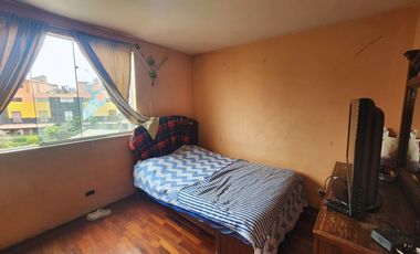 VENDO CASA DE 4 PISOS PUERTA DE HIERRO ATE