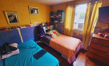 VENDO CASA DE 4 PISOS PUERTA DE HIERRO ATE