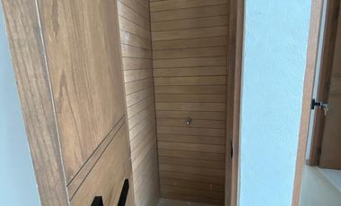 Casa en venta en coto Alpes en Vistas Altozano de 3 Niveles