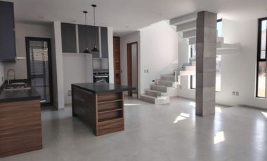 Casa en Venta Senderos Monte Verde en Esquina con Roof Top en Coto con Alberca