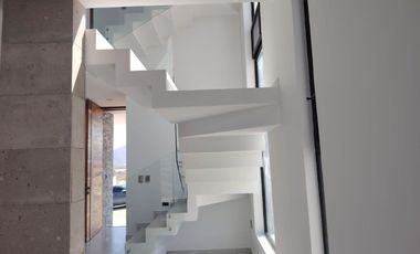 Casa en Venta Senderos Monte Verde en Esquina con Roof Top en Coto con Alberca