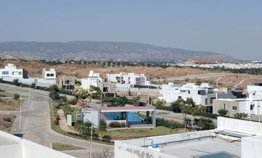Casa en Venta Senderos Monte Verde en Esquina con Roof Top en Coto con Alberca