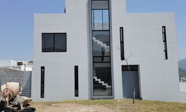Casa en Venta Senderos Monte Verde en Esquina con Roof Top en Coto con Alberca