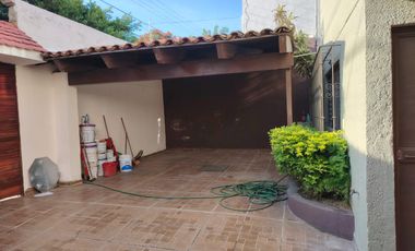 CASA EN VENTA EN CIUDAD DEL SOL, IDEAL REMODELAR U OFICINAS