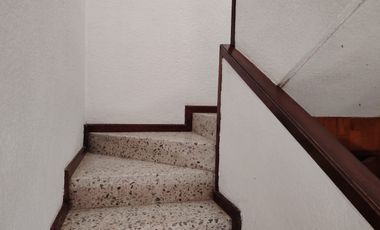 CASA EN VENTA EN CIUDAD DEL SOL, IDEAL REMODELAR U OFICINAS