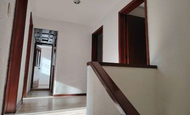 CASA EN VENTA EN CIUDAD DEL SOL, IDEAL REMODELAR U OFICINAS
