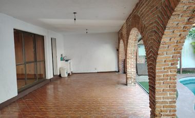 CASA EN VENTA EN CIUDAD DEL SOL, IDEAL REMODELAR U OFICINAS