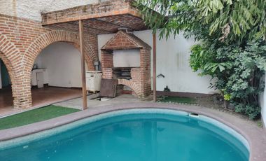 CASA EN VENTA EN CIUDAD DEL SOL, IDEAL REMODELAR U OFICINAS