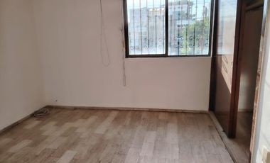 CASA EN VENTA EN CIUDAD DEL SOL, IDEAL REMODELAR U OFICINAS