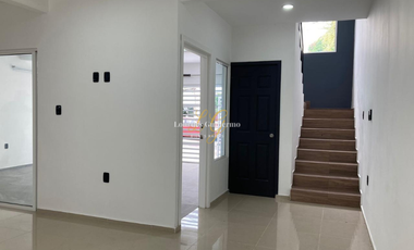 CASA NUEVA DE 3 NIVELES Y 3 RECÁMARAS