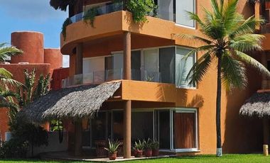 Venta de preciosa Villa en Playa Blanca, Zihuatanejo, Gro. Frente al mar. Complejo exclusivo de lujo