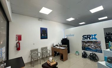 Local comercial en centro comercial Laguna plaza