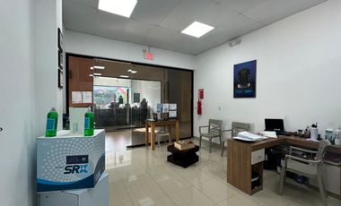 Local comercial en centro comercial Laguna plaza
