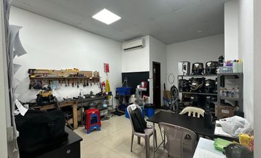 Local comercial en centro comercial Laguna plaza