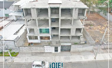 En Venta: Terreno con edificio Gray Stage - 4 plantas de altura