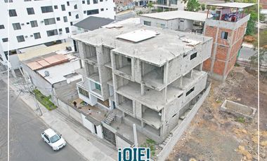 En Venta: Terreno con edificio Gray Stage - 4 plantas de altura
