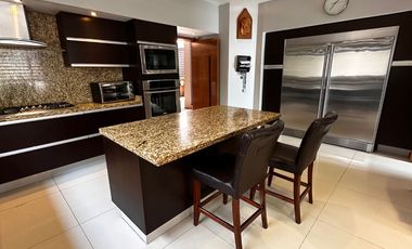 CASA DE LUJO EN VENTA, FRACC EL MANANTIAL